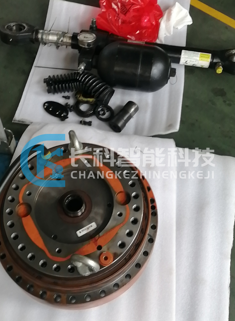 Repair the gearbox and balance cylinder of the KUKA robot Repair the gearbox and balance cylinder of the KUKA robot