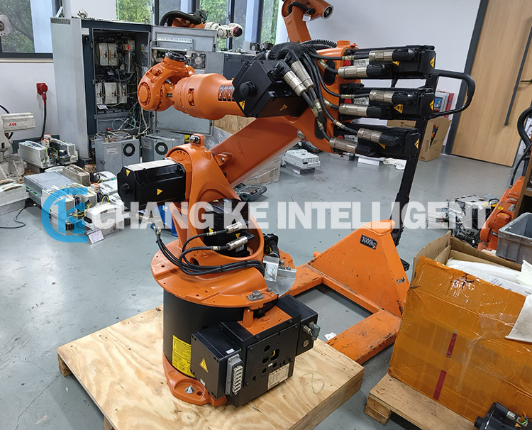 KUKA KR C2 Robot Body KR16-2 KUKA KR C2 Robot Body KR16-2