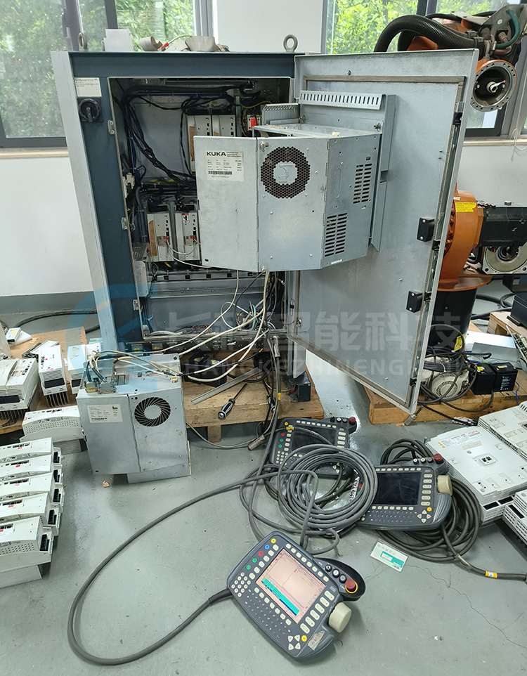 庫卡KRC2 KPC ed05主機(jī)00-199-777 庫卡KRC2 KPC ed05主機(jī)00-199-777